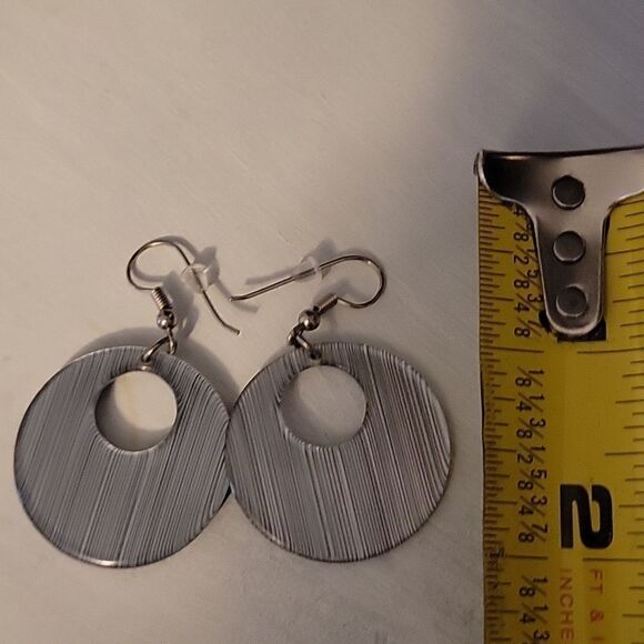 Super cute silver colored dangle boho light earrings - Picture 3 of 3